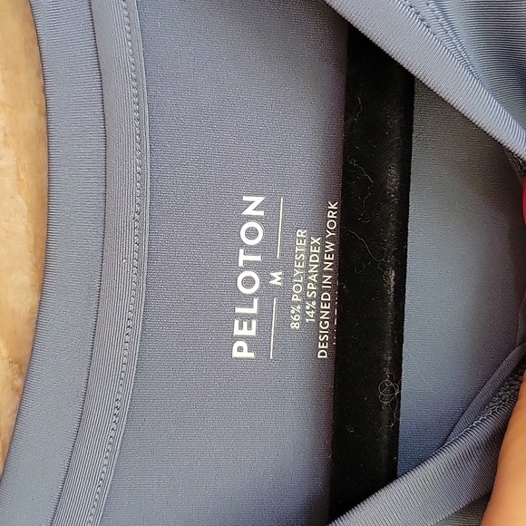 Peloton Size Medium Slate Blue Distance Muscle Tank - Picture 3 of 4